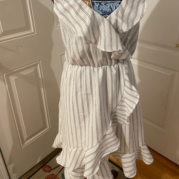 Ruffled sun dress - Picture 2 of 2